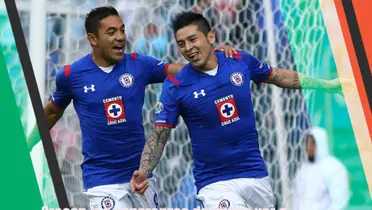 Celebrando un gol Rogelio Chávez y Marco Fabián
