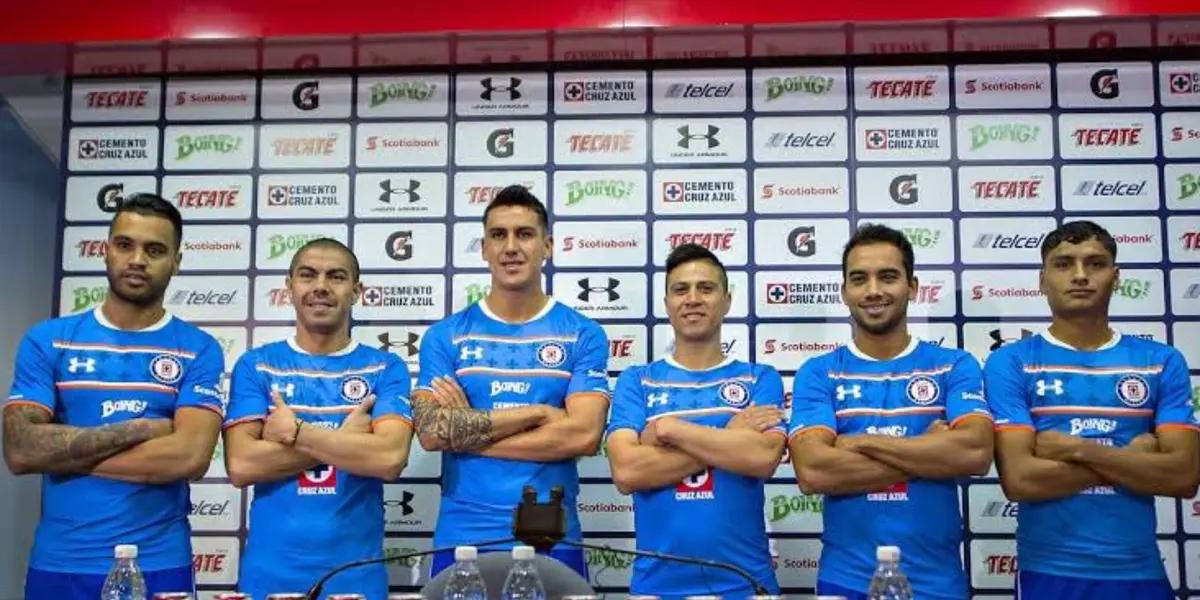 Cruz Azul presentando refuerzos