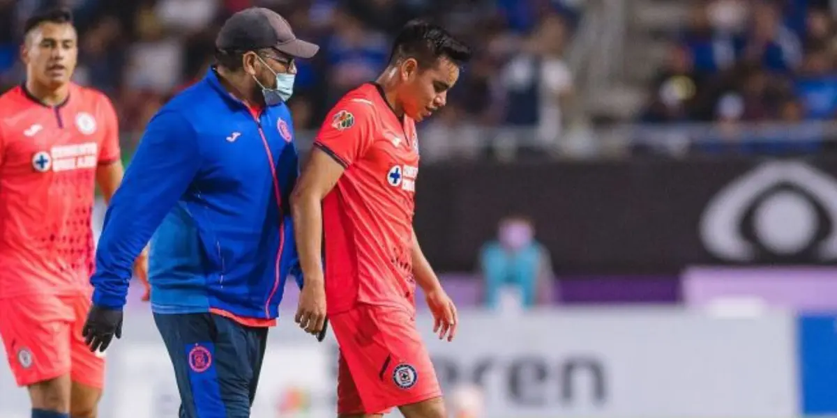 El mediocampista de Cruz Azul salió de cambio por lesión frente a Mazatlán