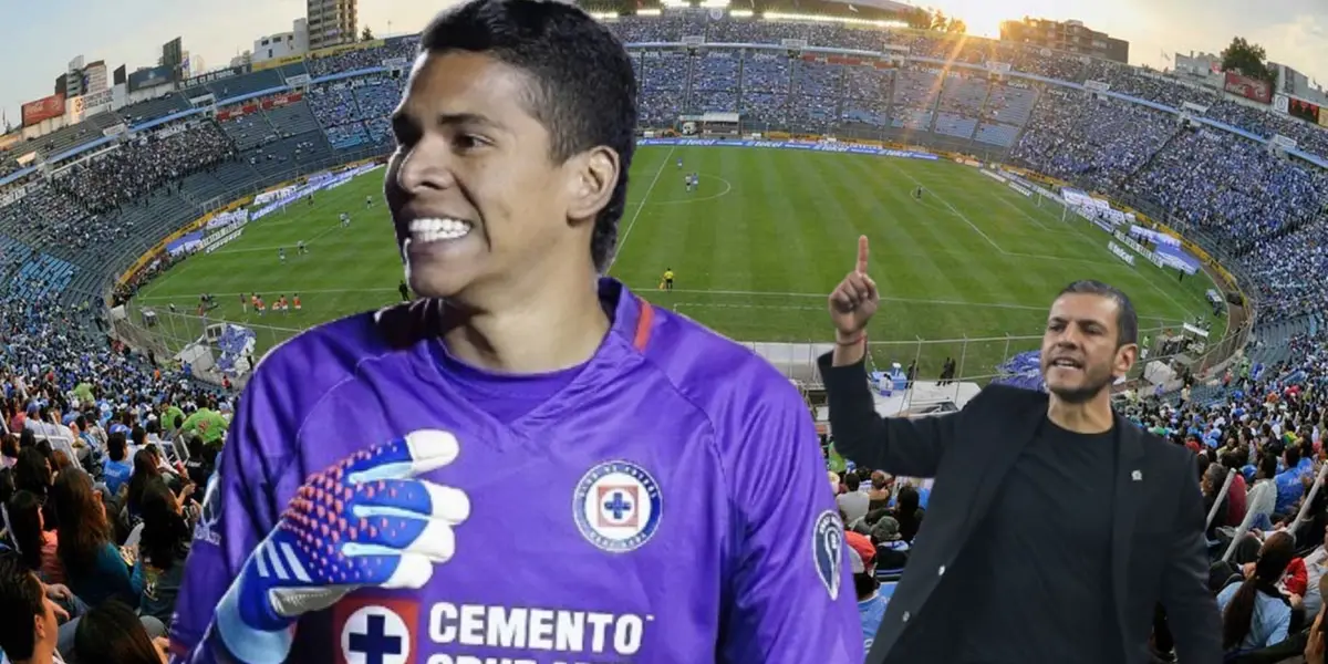 Kevin Mier junto a Jaime Lozano en el Estadio Azul