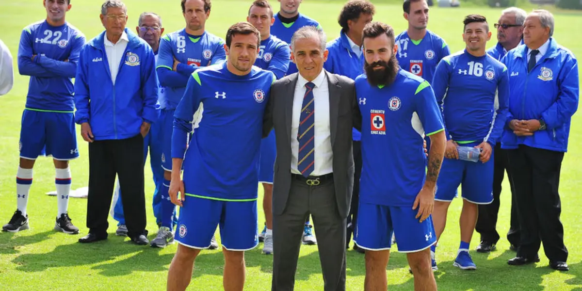 Marc Crossas con el equipo de Cruz Azul en 2014