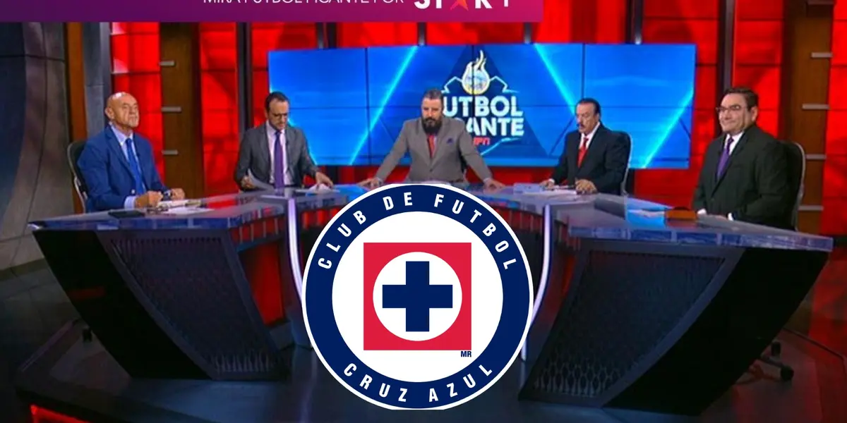 Mesa de Fútbol Picante y el logo de cruz Azul/FOTO La Máquina Celeste/ESPN