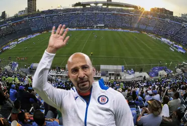 Repasemos los que han sido las peores decisiones de Óscar Pérez y que parece hoy tenerlo en la cuerda floja como director deportivo de Cruz Azul.