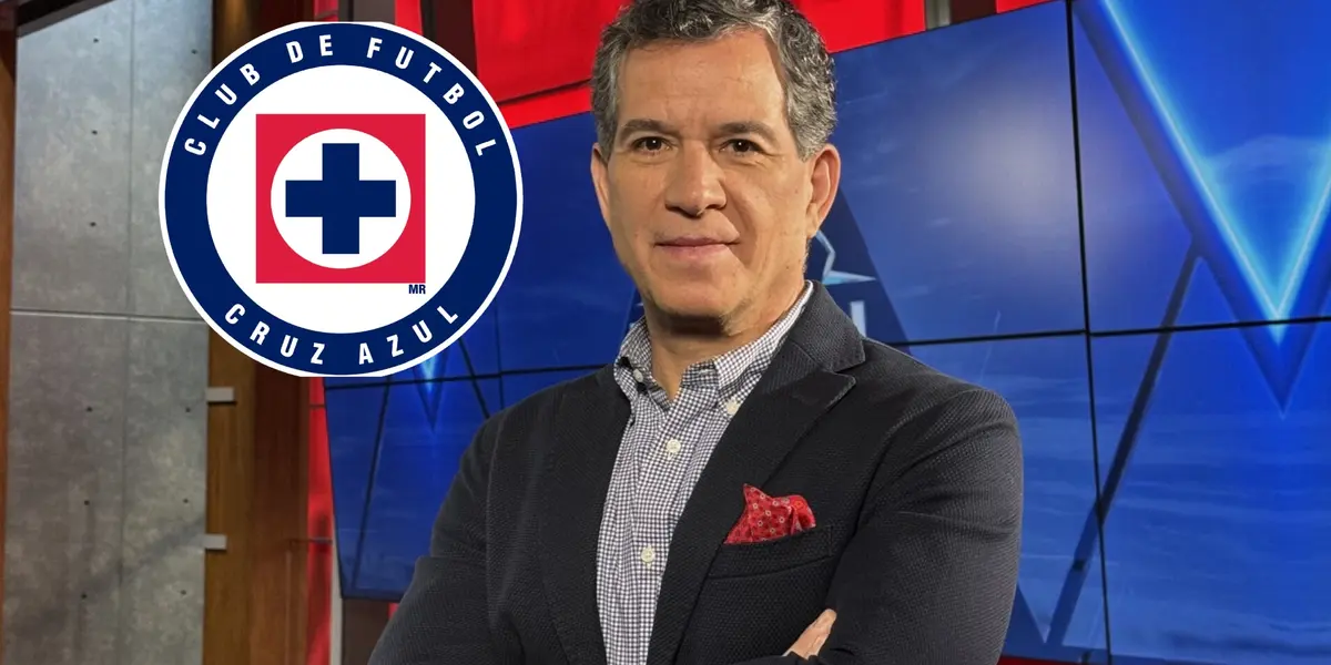 Alarcón con el escudo de Cruz Azul/La Máquina Celeste