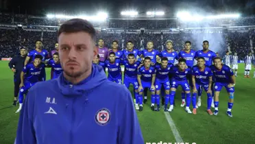 Anselmi con el equipo de Cruz Azul antes de un partido/La Máquina Celeste