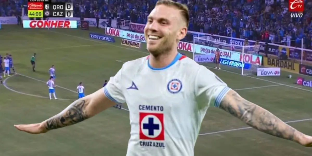 Carlos Rotondi festejando su gol con Cruz Azul (Foto: Captura de video)