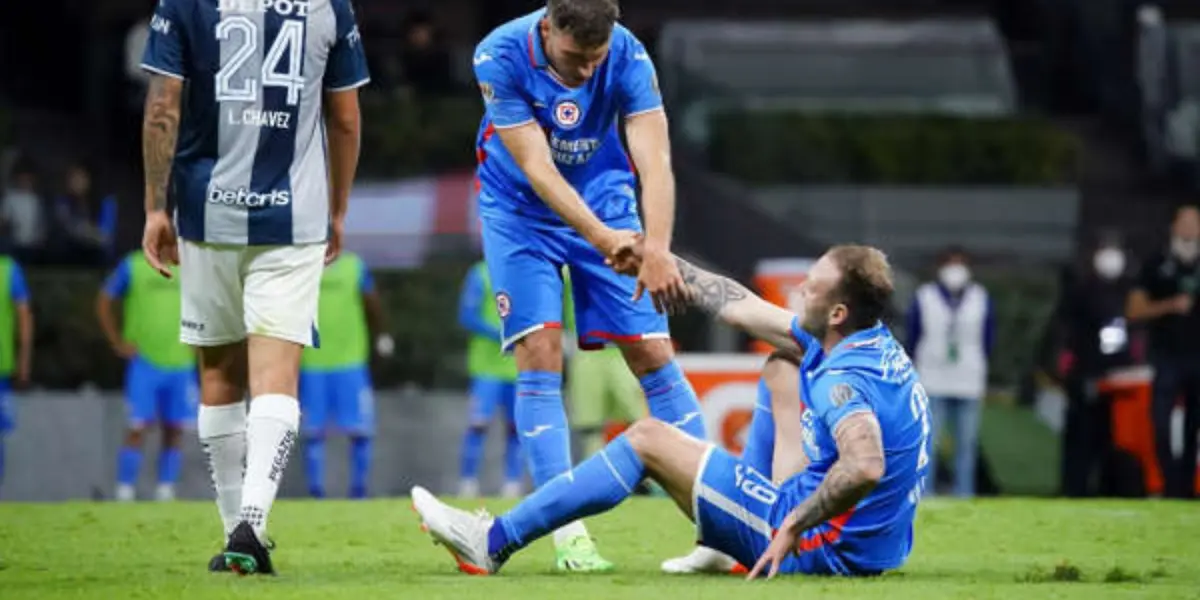 El refuerzo de Cruz Azul no pudo meter un gol sencillo 