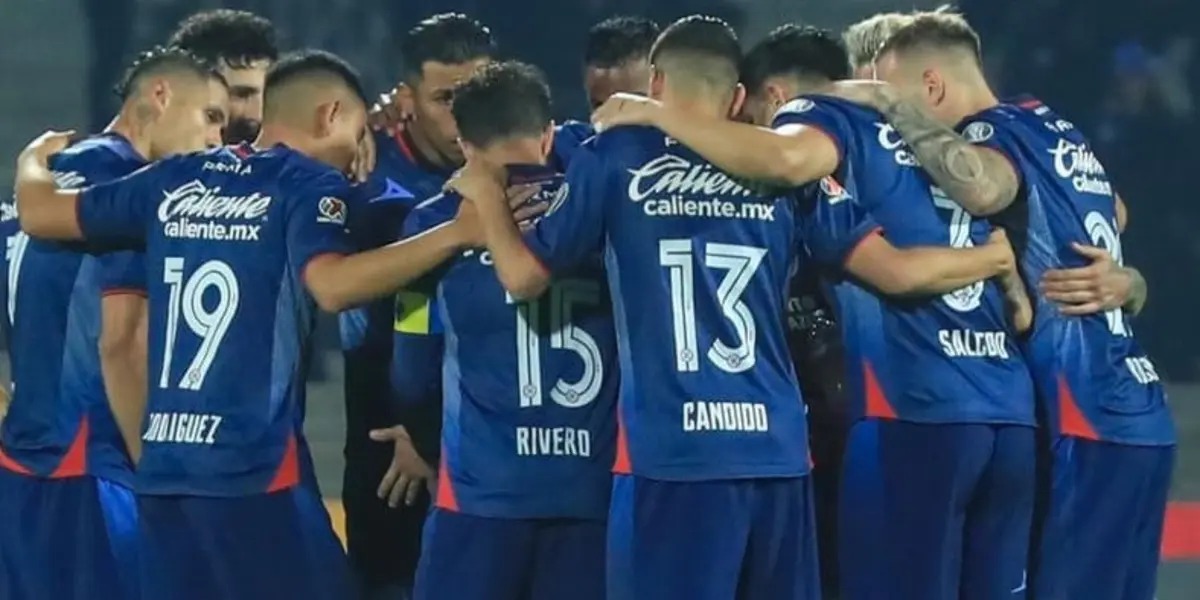 Equipo de Cruz Azul antes de un partido