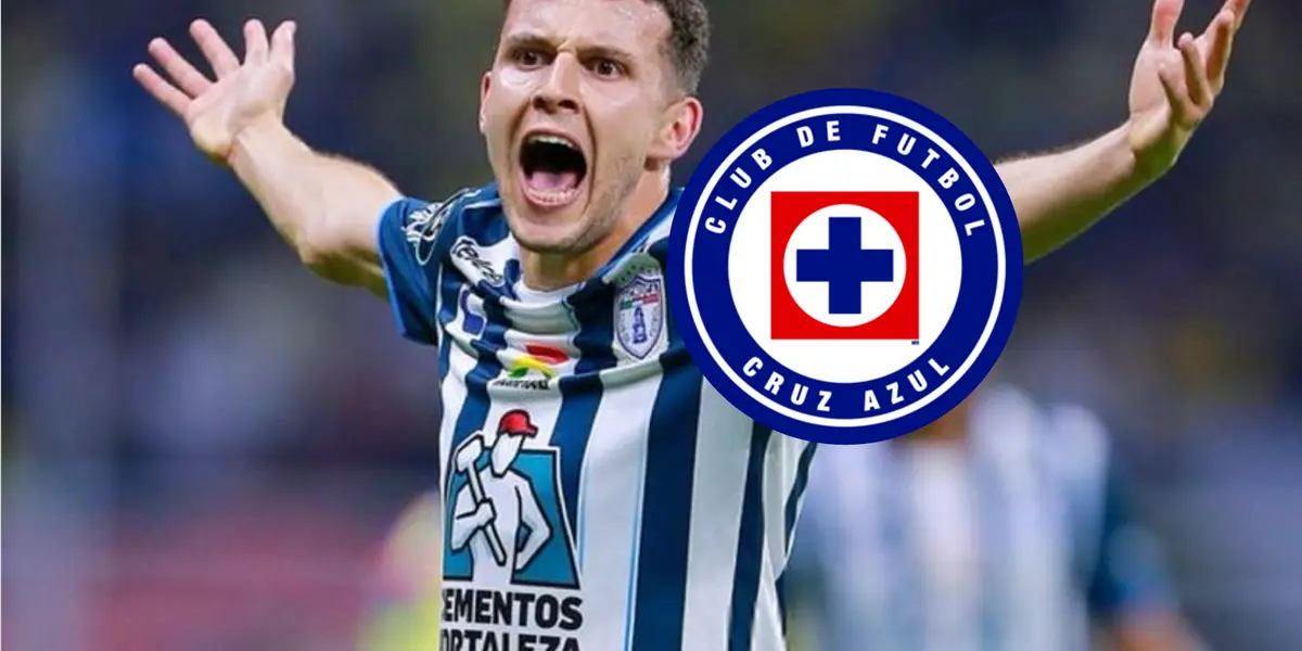 Idrissi grita decisión arbitral en el estadio Azteca, a la derecha, escudo de Cruz Azul / Marca