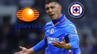 Jugador de Cruz Azul participa de un partido en el estadio Azteca / Imago 7 