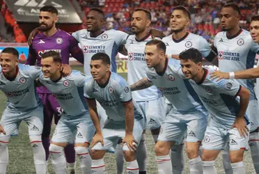 La directiva de Cruz Azul analiza la posibilidad de fichar a un portero debido a las constantes fallas en el arco celeste.