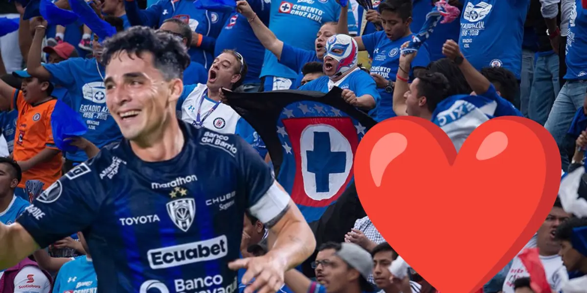 Lolo Faravelli, con la afición de Cruz Azul/FOTO La Máquina Celeste