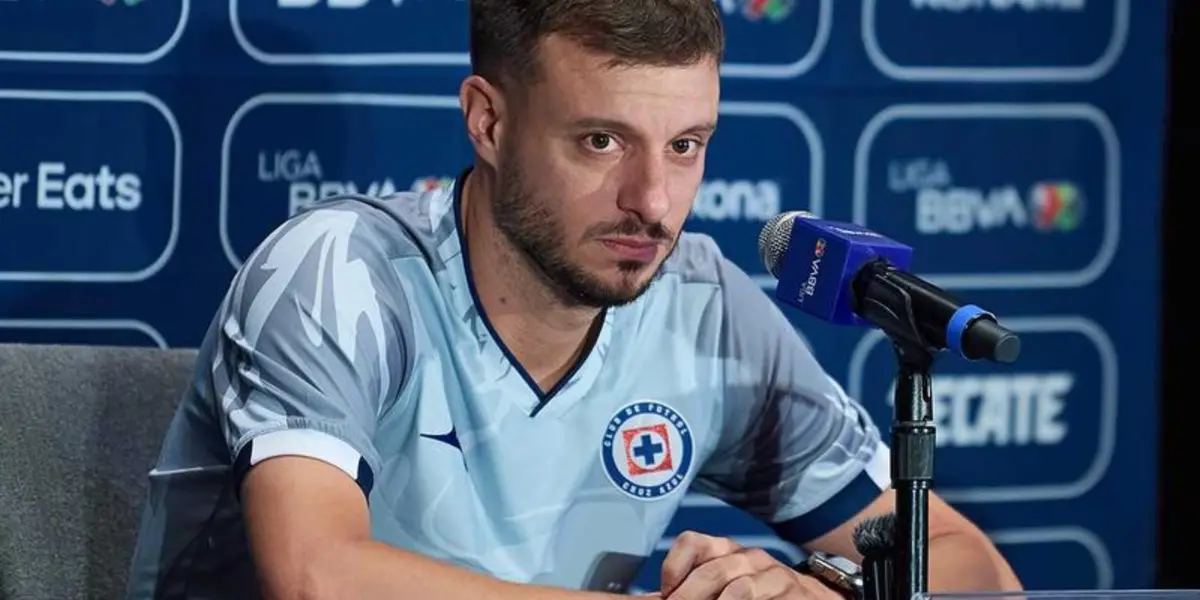 Martín Anselmi en conferencia con Cruz Azul (Fuente: Excelsior)