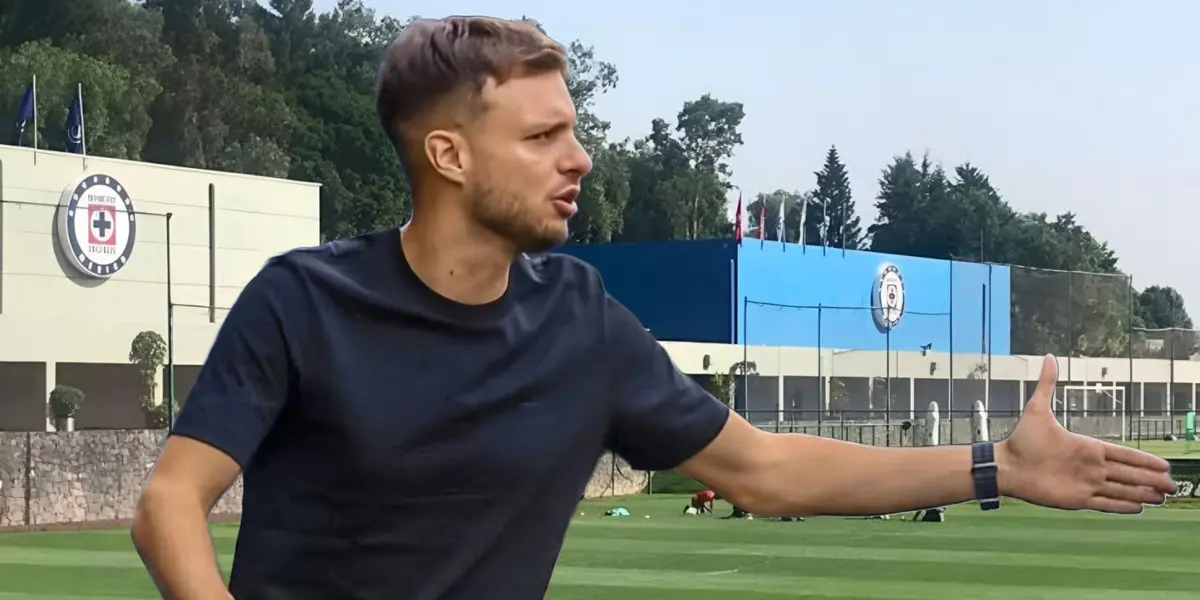 Martín Anselmi y al fondo las instalaciones de Cruz Azul (Foto: GettyImages)