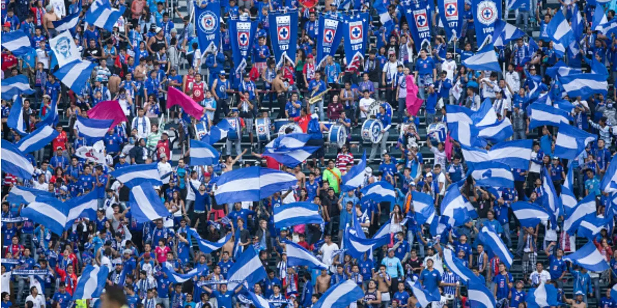 Nuevamente está el humo de el estadio de Cruz Azul