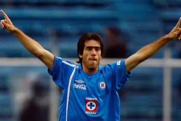 ¿Qué futbolista jugó en La Máquina Celeste y era el ídolo del Chelito Delgado?