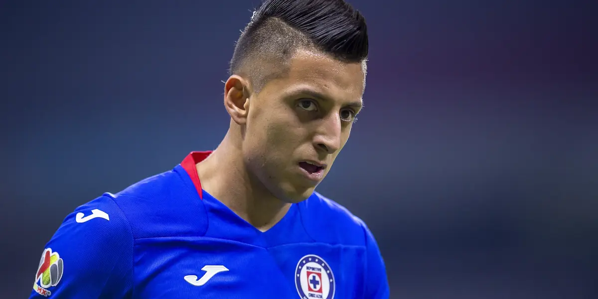 Roberto Alvarado en Cruz Azul (Fuente: TV Azteca Deportes)