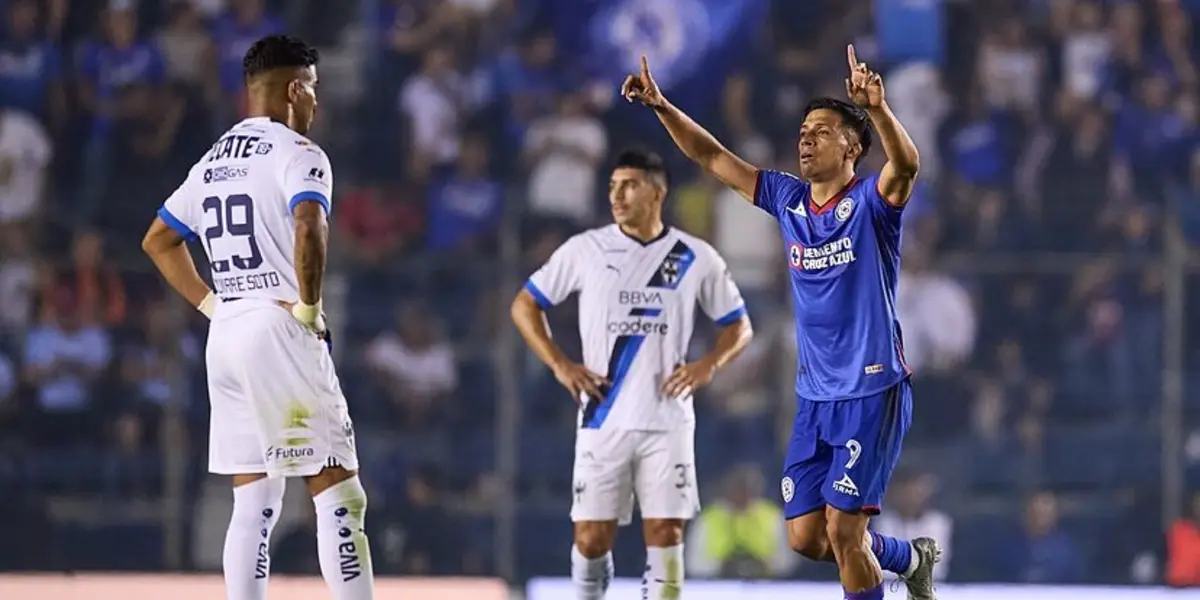 Sepúlveda celebrando gol anotado al equipo de Monterrey