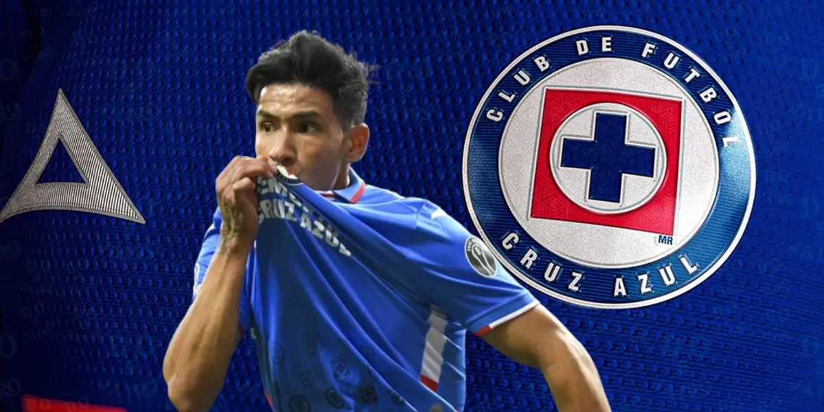 Uriel Antuna besando el escudo de Cruz Azul/FOTO: Antuna-ESPN 