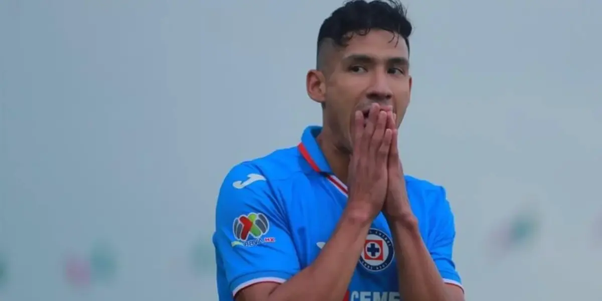 Uriel Antuna en Cruz Azul (Fuente: Reforma)