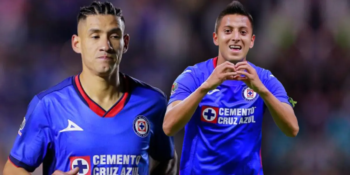 Uriel Antuna y Roberto Alvarado con la playera de Cruz Azul (Fuente: Debate)